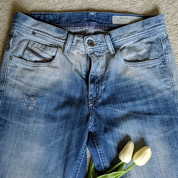 DIESEL - Faithlegg Straight Jeans - Picture 2 of 12